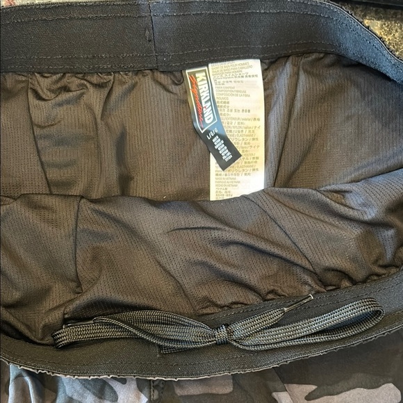 Kirkland Signature Men's Camo Swim Trunks - Picture 5 of 5